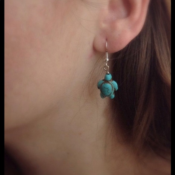 HP🎊 Turtle Turquoise Gemstone Dangle Earrings - Picture 3 of 3